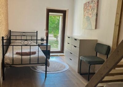 Une des chambres du moulin de castellane dans le cadre d'un week end ressourcement en pleine nature